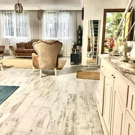 5Mins From Airport. Luxury Villa In The Forest * Arnavutkoy